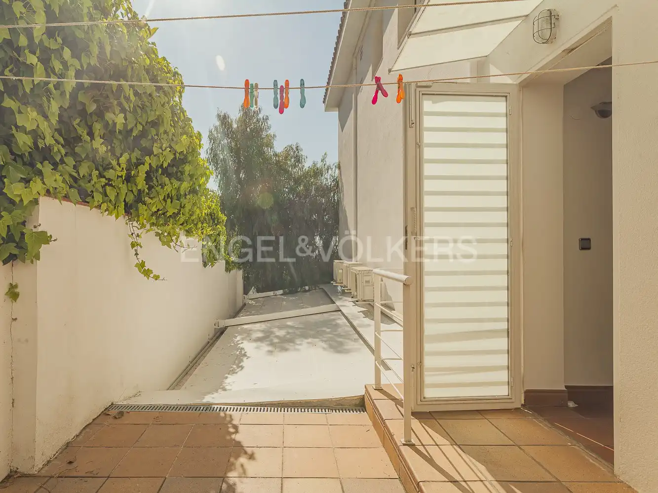 Vista exterior de Casa o xalet en venda en Mataró amb Aire condicionat, Calefacció i Jardí privat