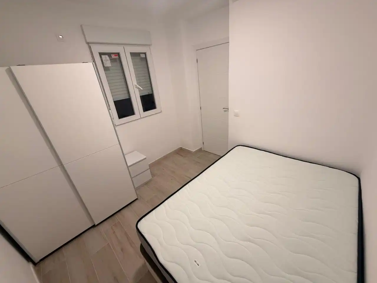 Schlafzimmer von Erdgeschoss zur Miete in Madrid