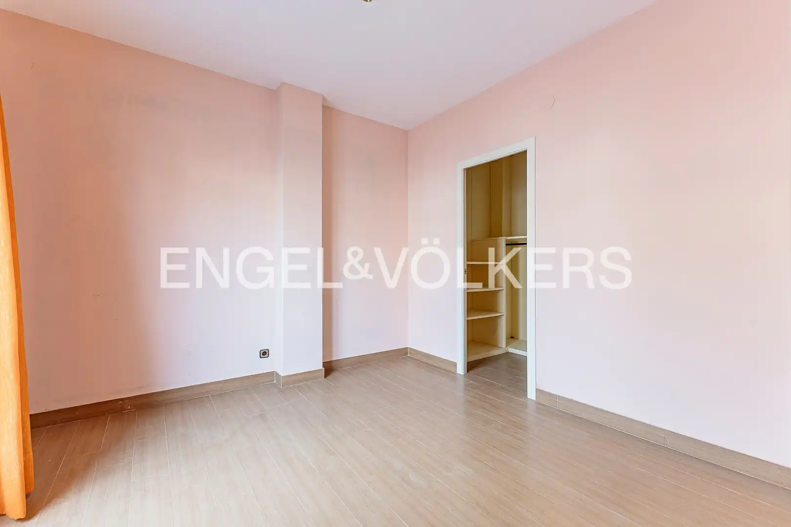 Habitación de Ático en venta en Barcelona con Aire acondicionado, Calefacción y Parquet