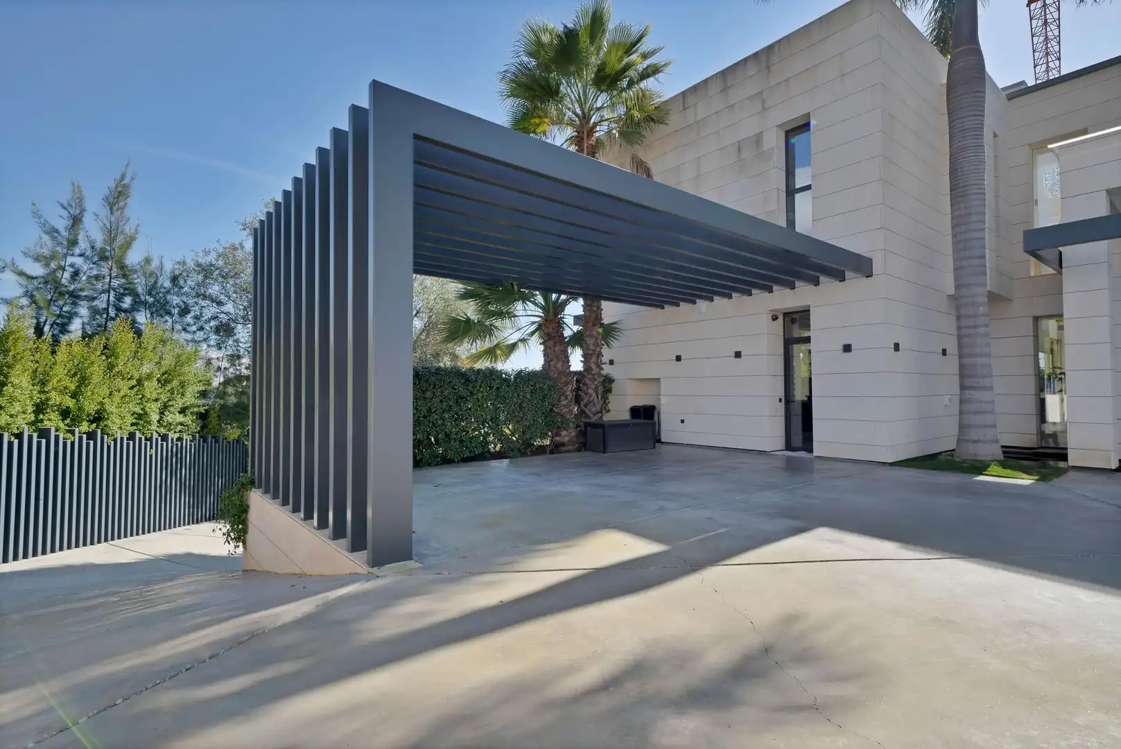 Vista exterior de Casa o chalet de alquiler en Marbella con Aire acondicionado, Jardín privado y Terraza