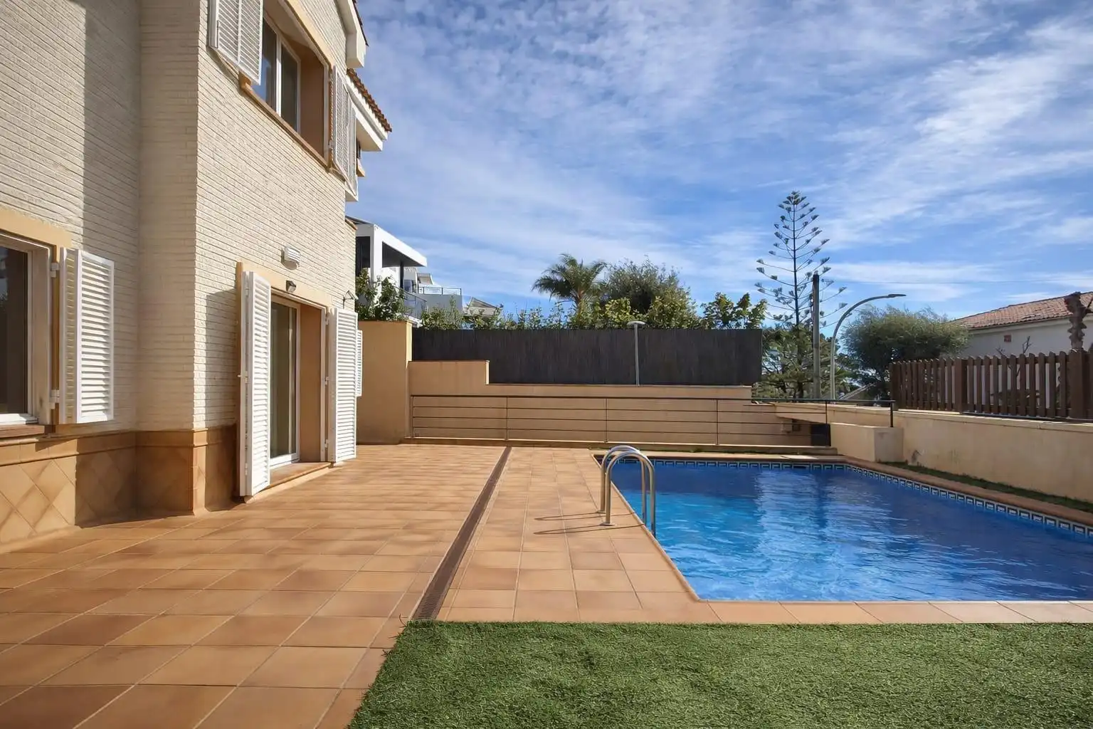 Piscina de Casa o chalet en venta en Vilassar de Dalt con Aire acondicionado, Calefacción y Jardín privado