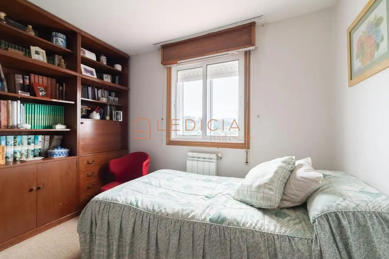 Bedroom of Houses for sale in Vigo   with Heating, Terrace and Storage room