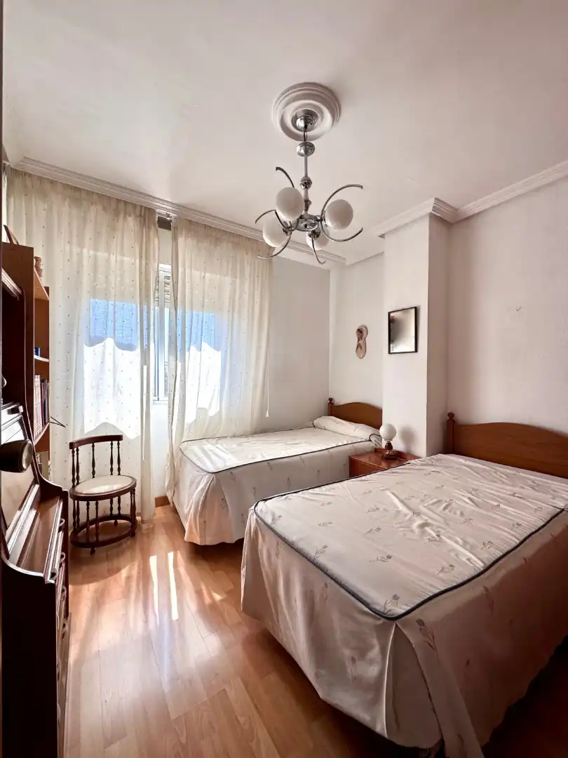 Habitación de Piso en venta en Cáceres con Aire acondicionado, Terraza y Amueblado