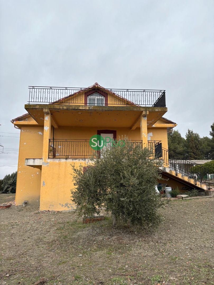 Vista exterior de Casa o xalet en venda en Yeles amb Aire condicionat, Calefacció i Jardí privat