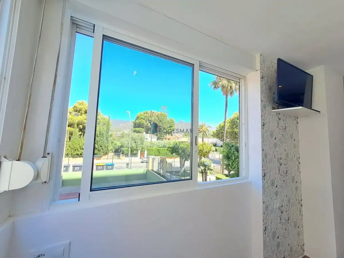Vista exterior de Apartament en venda en Benicasim / Benicàssim amb Traster, Moblat i Piscina comunitària