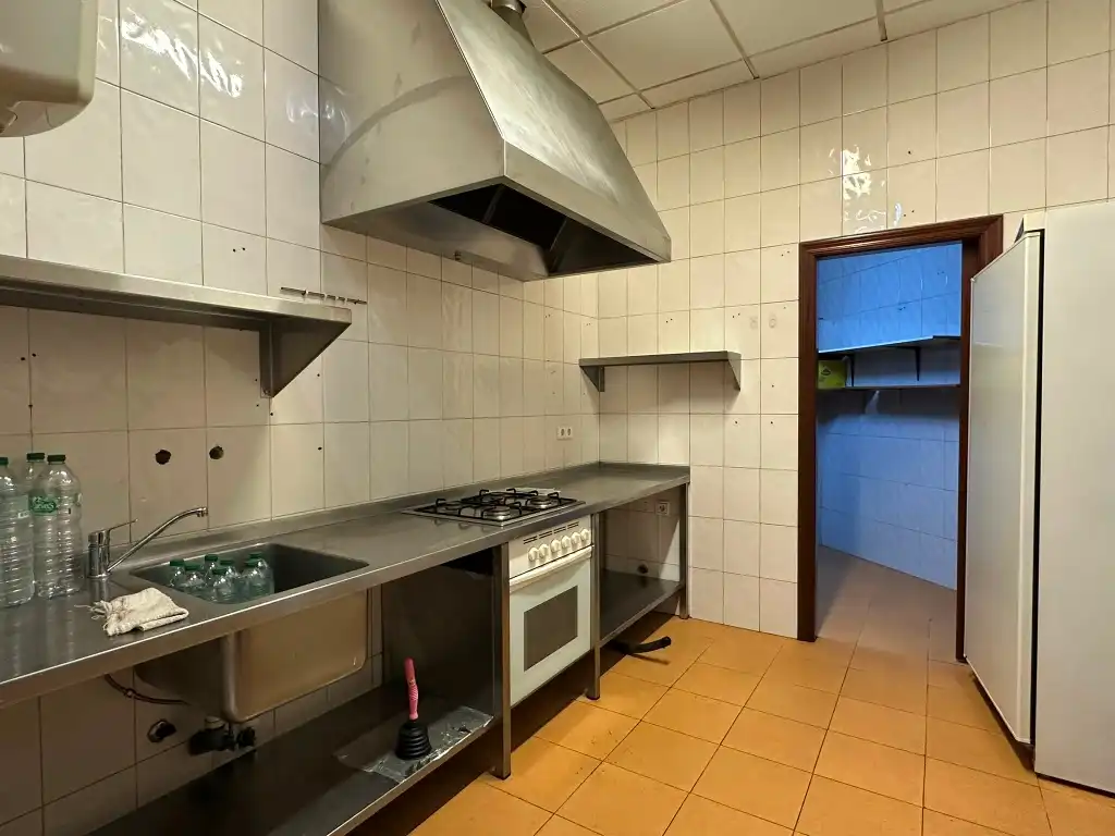 Cocina de Local de alquiler en Gijón  con Amueblado