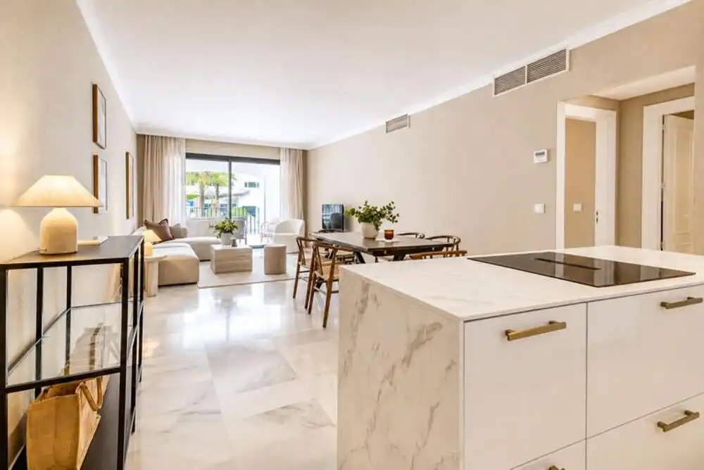 Apartment mit Pool zum Verkauf in Nueva Andalucía