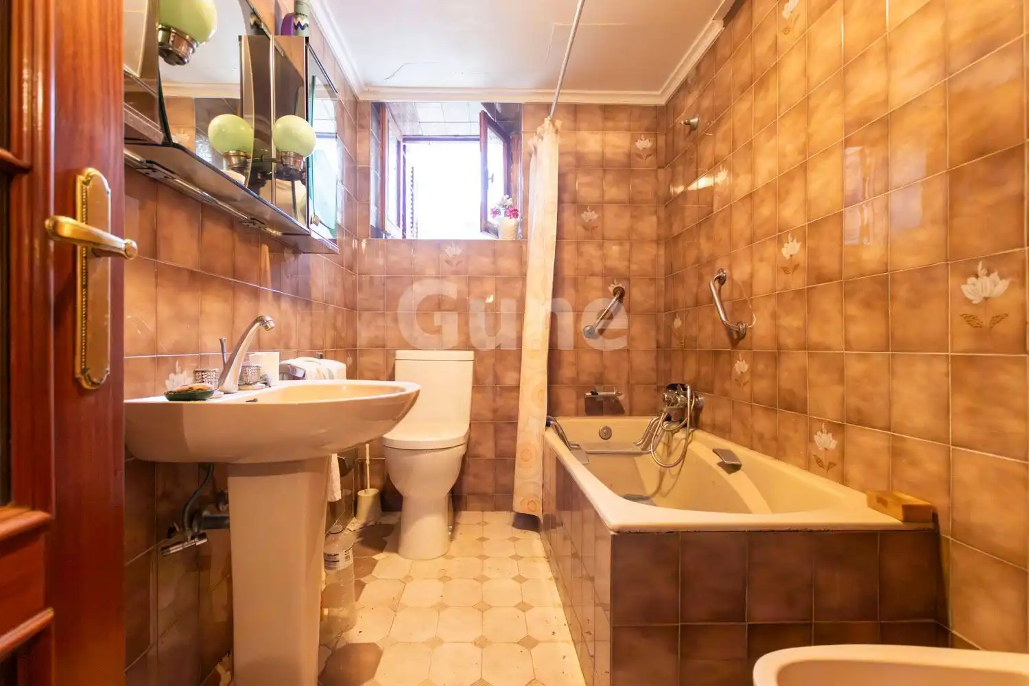 Bathroom of Houses for sale in Zaldibia, Gipuzkoa