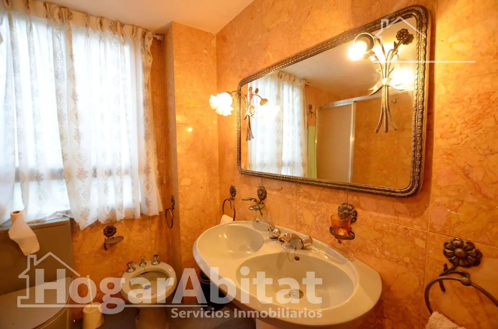 Baño de Piso en venta en Gandia con Terraza, Trastero y Amueblado