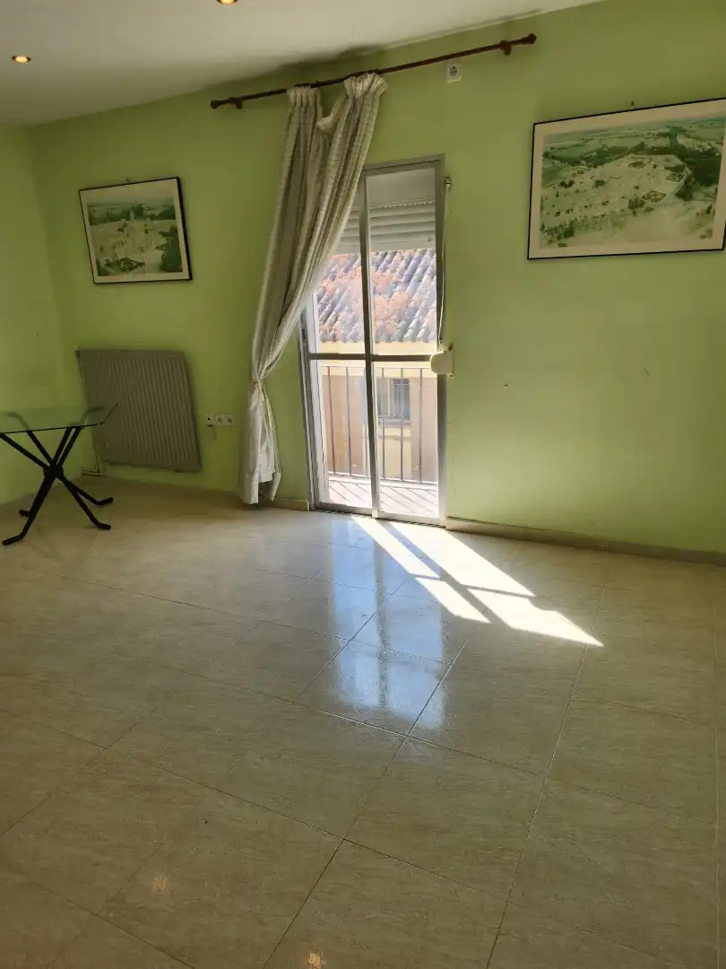 Dormitori de Casa adosada en venda en Aranjuez amb Jardí privat, Moblat i Alarma