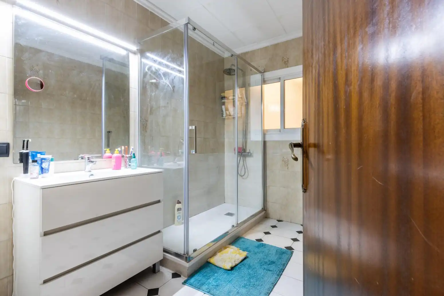 Bathroom of Houses for sale in Terrassa  with Parquet flooring, Terrace and Storage room