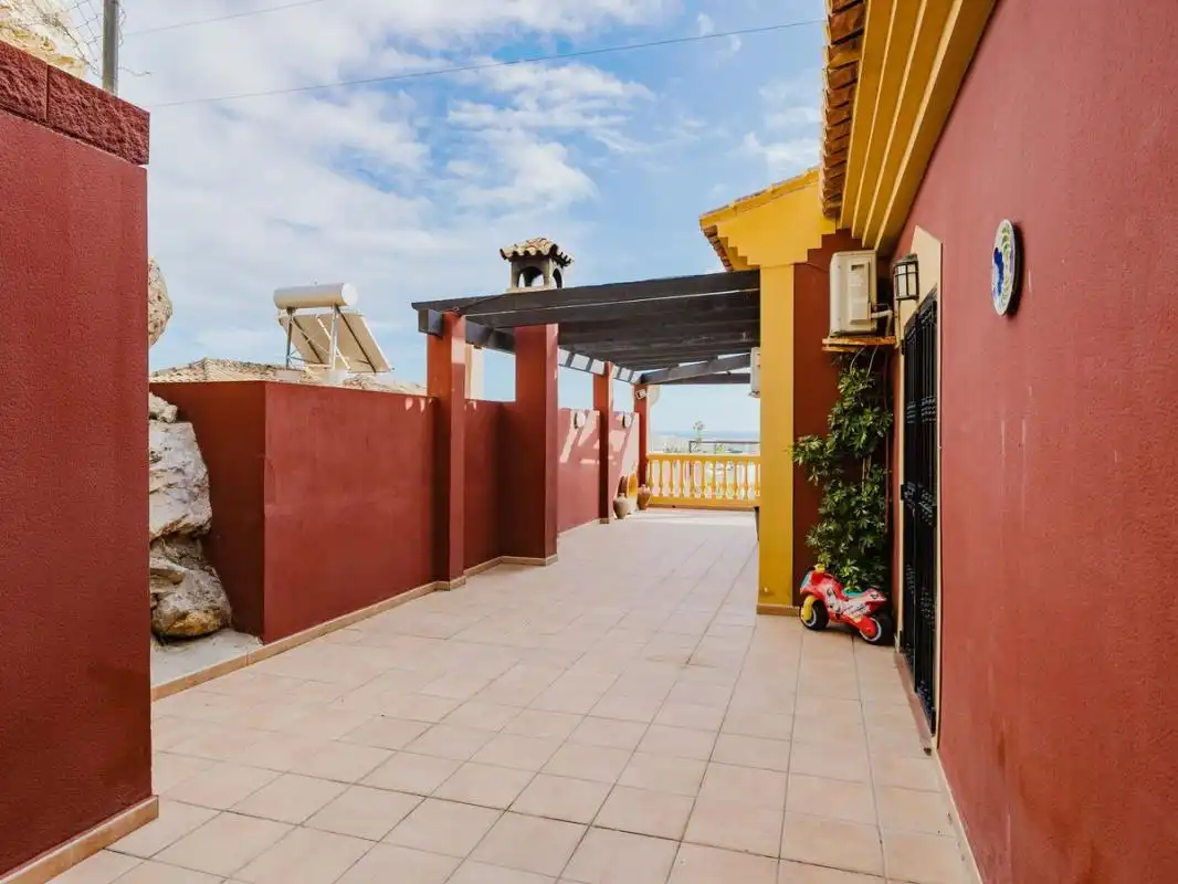 Terrassa de Casa o xalet en venda en Torrox amb Aire condicionat, Calefacció i Jardí privat