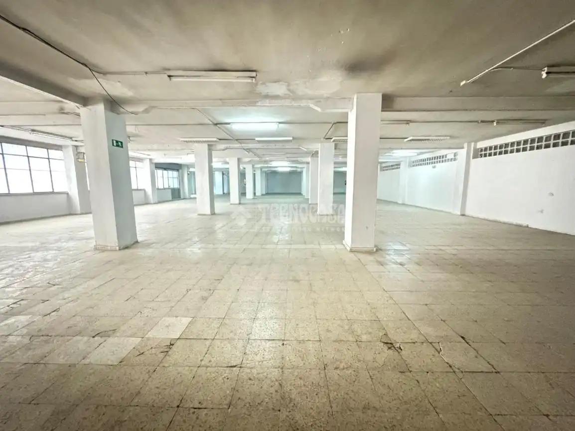 Local comercial en venda a HERMANOS GARCIA NOBLEJAS, imagen 5