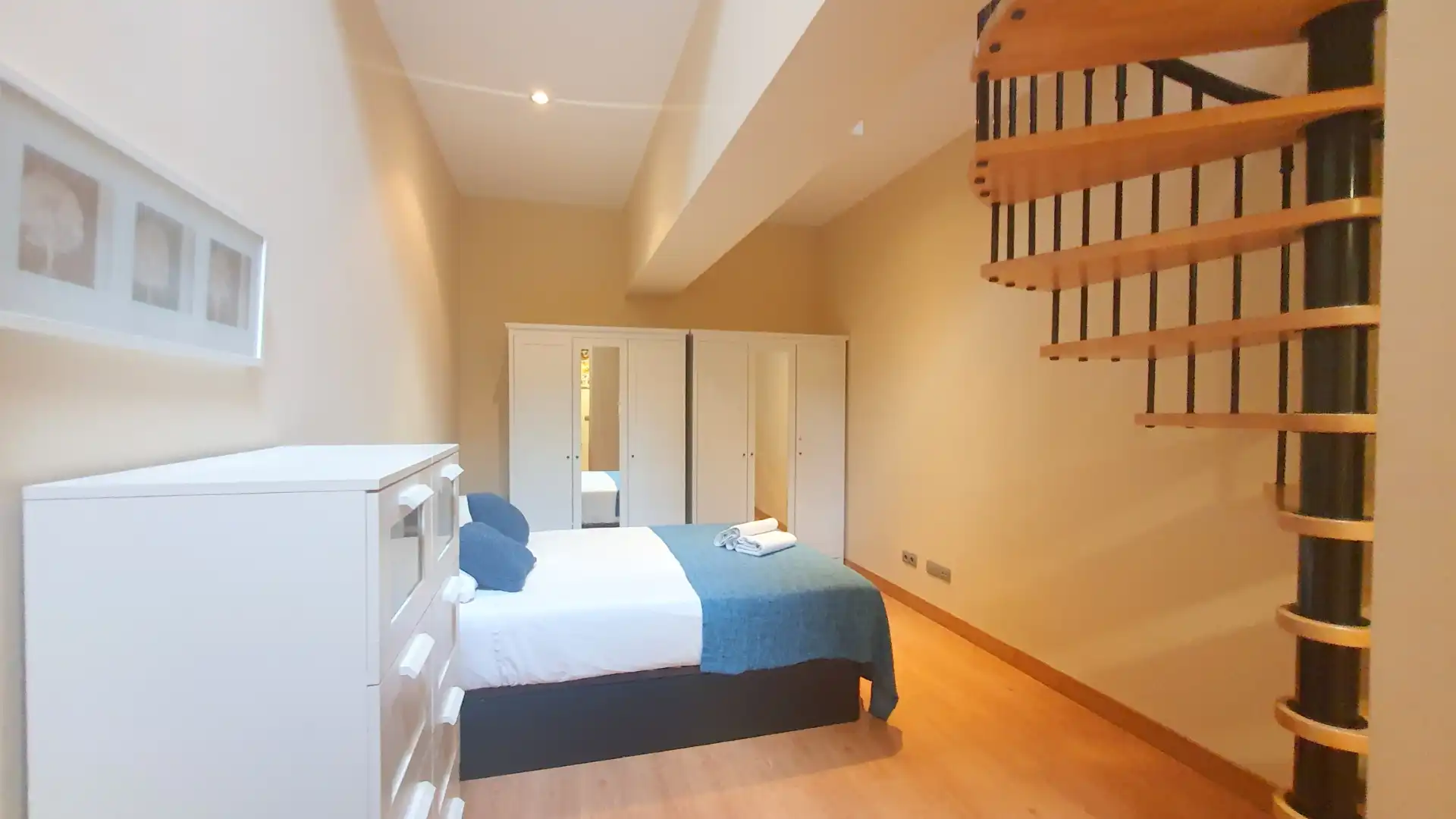 Habitación de Dúplex de alquiler en Barcelona con Aire acondicionado, Calefacción y Terraza