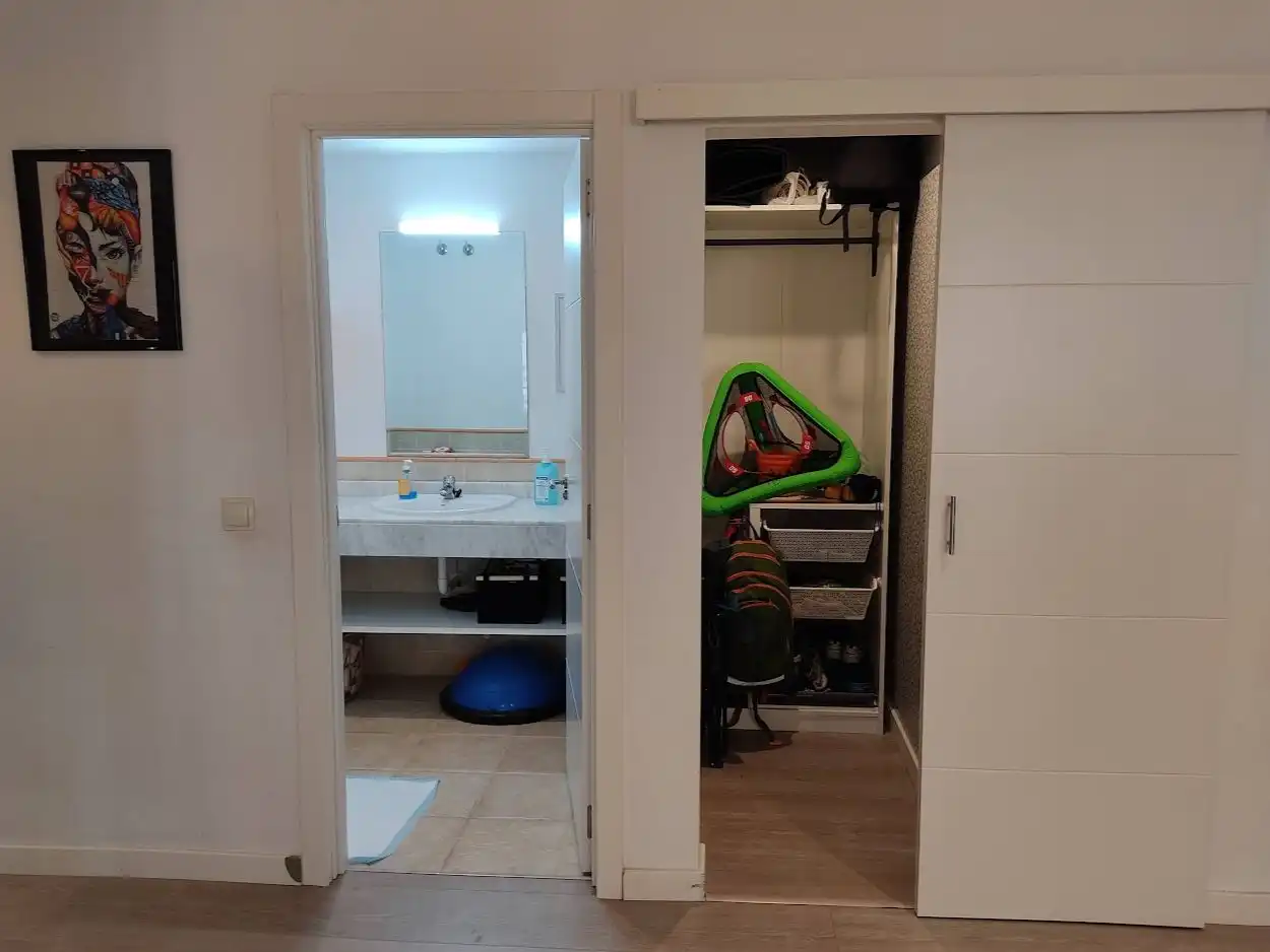 Bathroom of Flat for rent in Llevant
