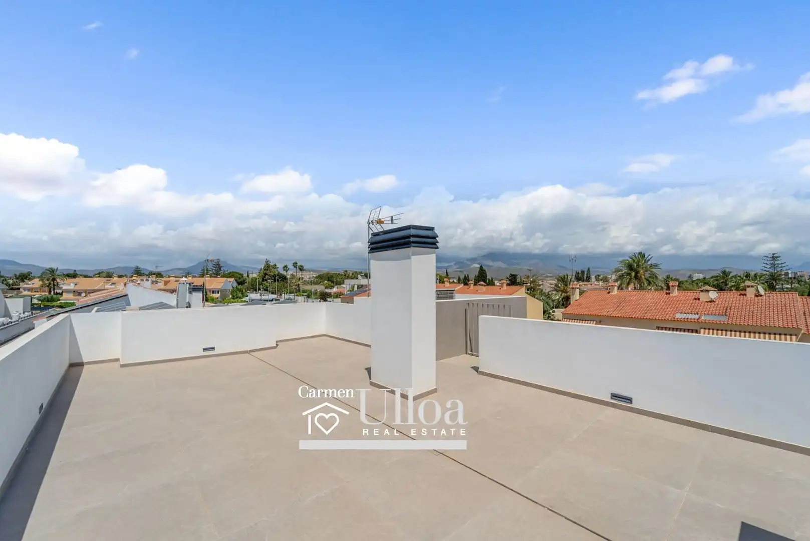 Vista exterior de Casa o xalet en venda en Sant Joan d'Alacant amb Aire condicionat, Calefacció i Terrassa