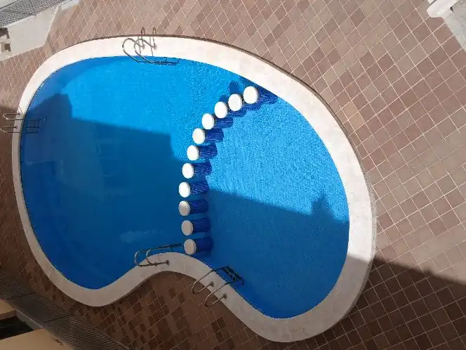 Piscina de Pis en venda en Silla amb Aire condicionat, Terrassa i Balcó