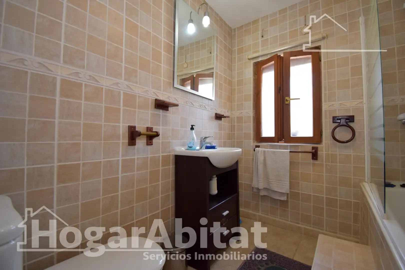 Baño de Casa o chalet en venta en Oliva con Aire acondicionado, Calefacción y Jardín privado