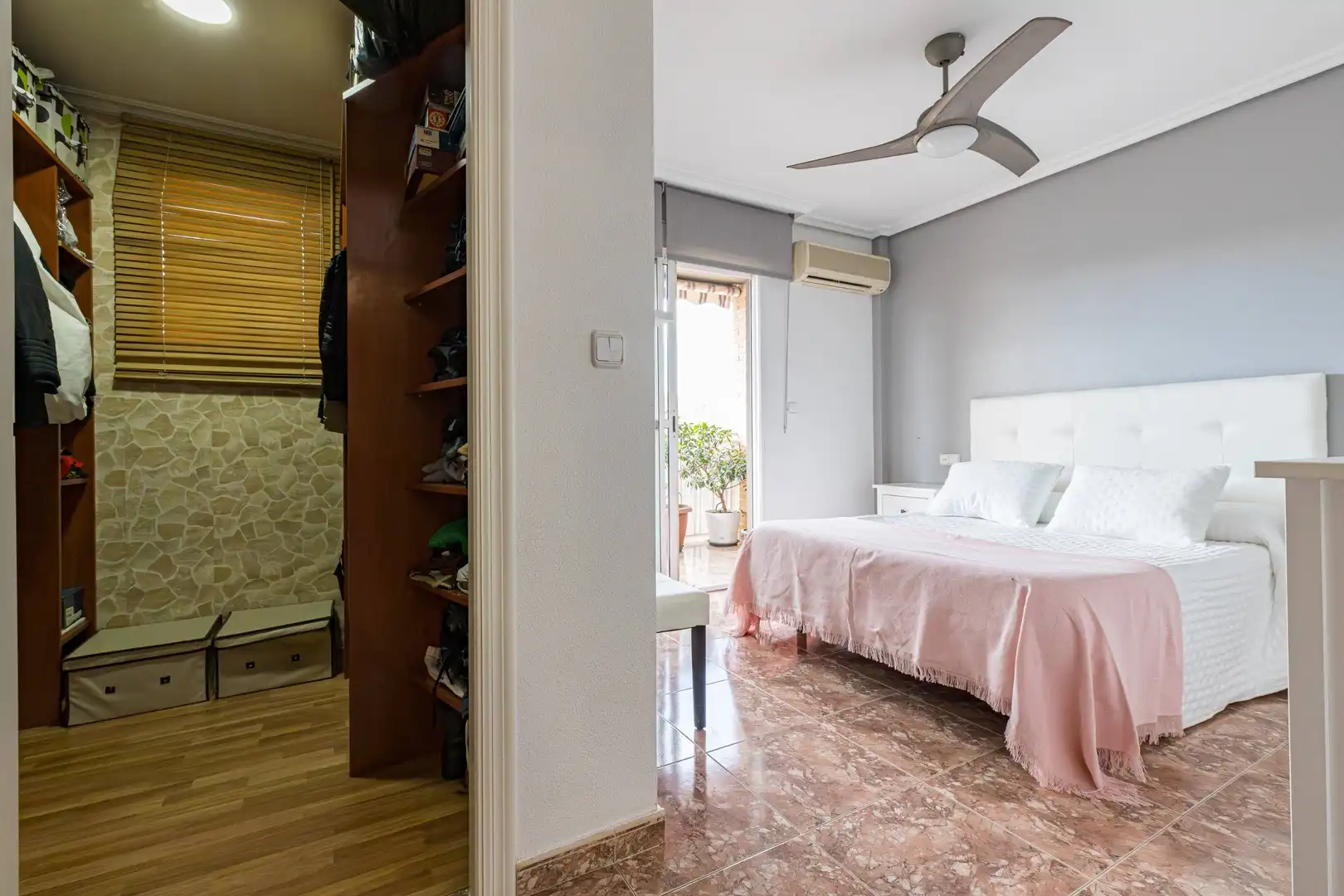Habitación de Dúplex en venta en Murcia