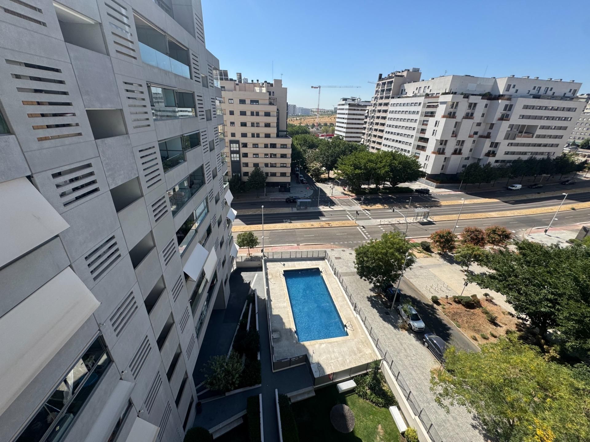 Exterior view of Flat to rent in  Madrid Capital  with Air Conditioner, Heating and Private garden