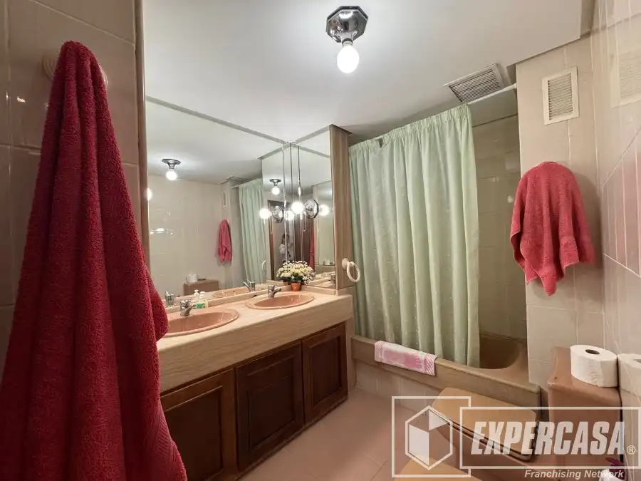 Baño de Casa o chalet en venta en Burjassot con Aire acondicionado, Calefacción y Terraza