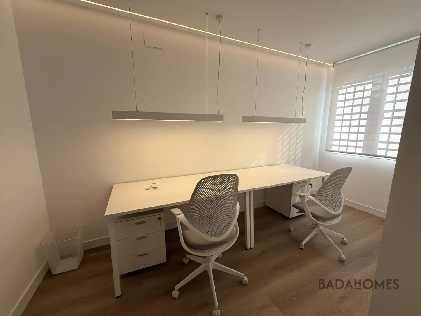 Büro zur Miete in Badajoz mit Klimaanlage, Heizung und Möbliert