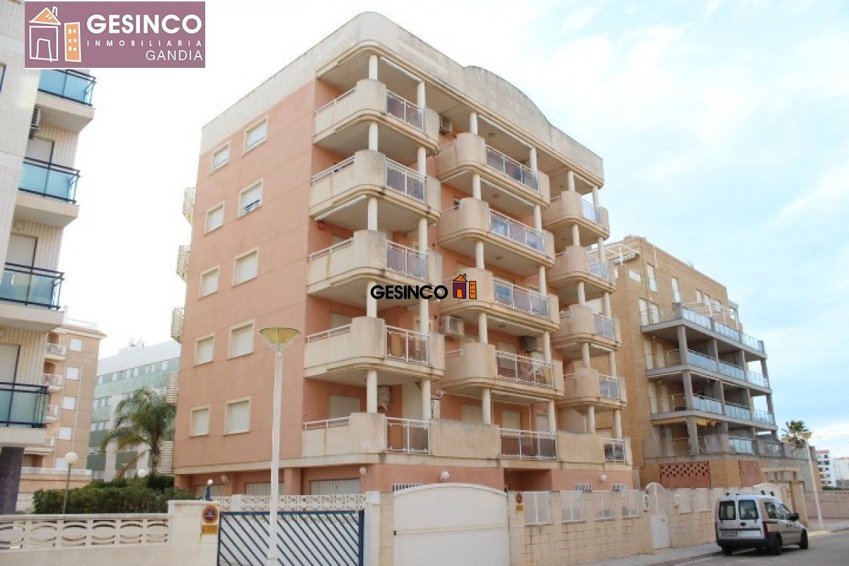 Apartament en venda en Guardamar de la Safor amb Terrassa i Piscina comunitària