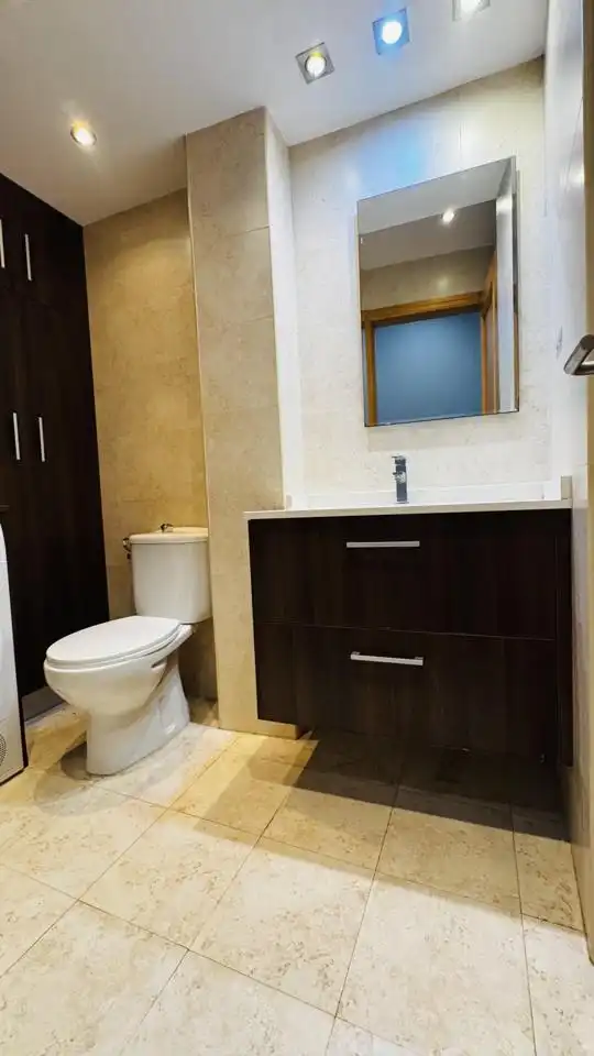 Badezimmer von Wohnung zum Verkauf in Zaragoza mit Klimaanlage, Heizung und Parkett