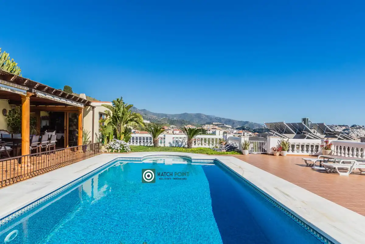 Piscina de Casa o xalet en venda en Almuñécar