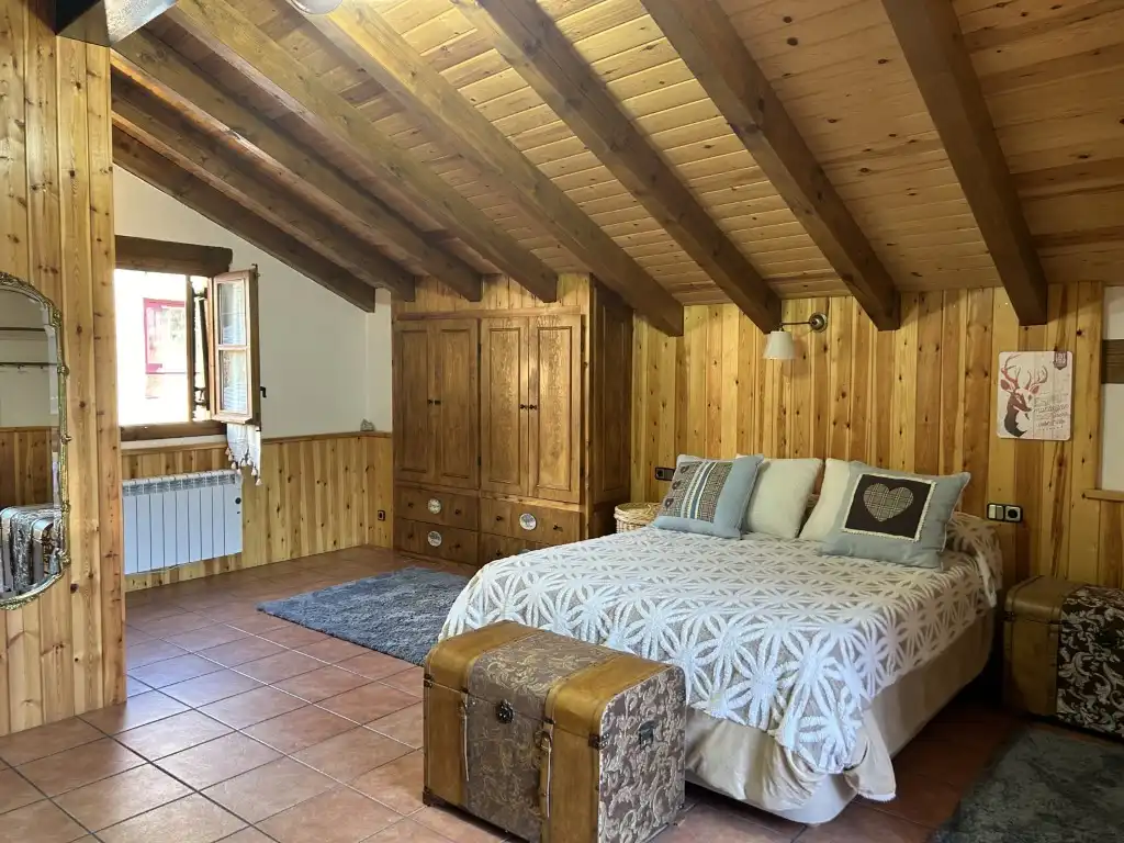 Dormitori de Casa o xalet en venda en Esterri d'Àneu