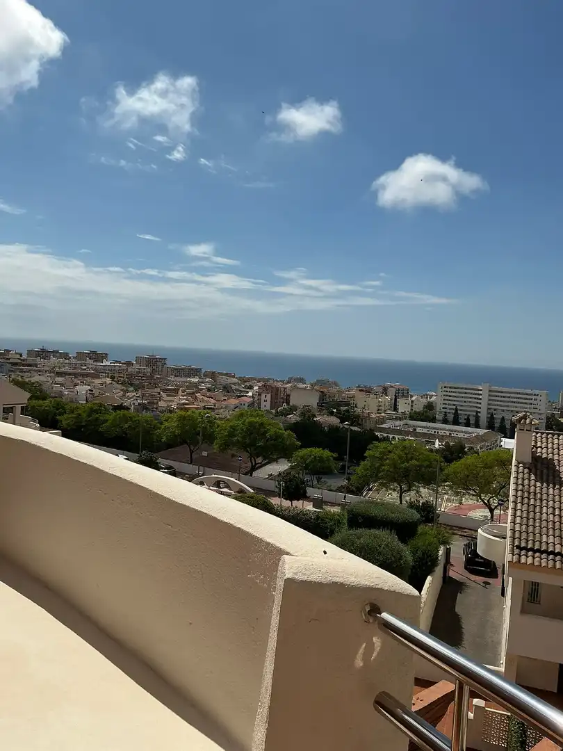 Vista exterior de Piso en venta en Benalmádena con Aire acondicionado, Terraza y Trastero