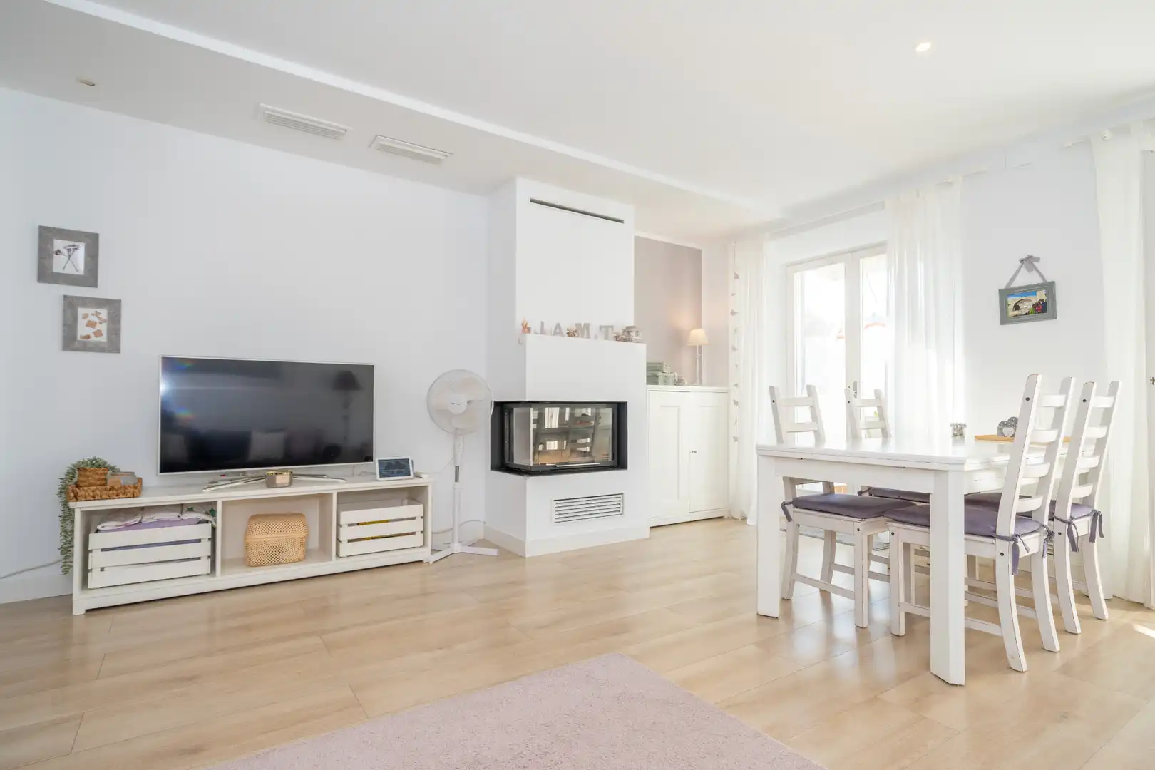 Sala de estar de Casa adosada en venta en Calella con Aire acondicionado, Calefacción y Parquet