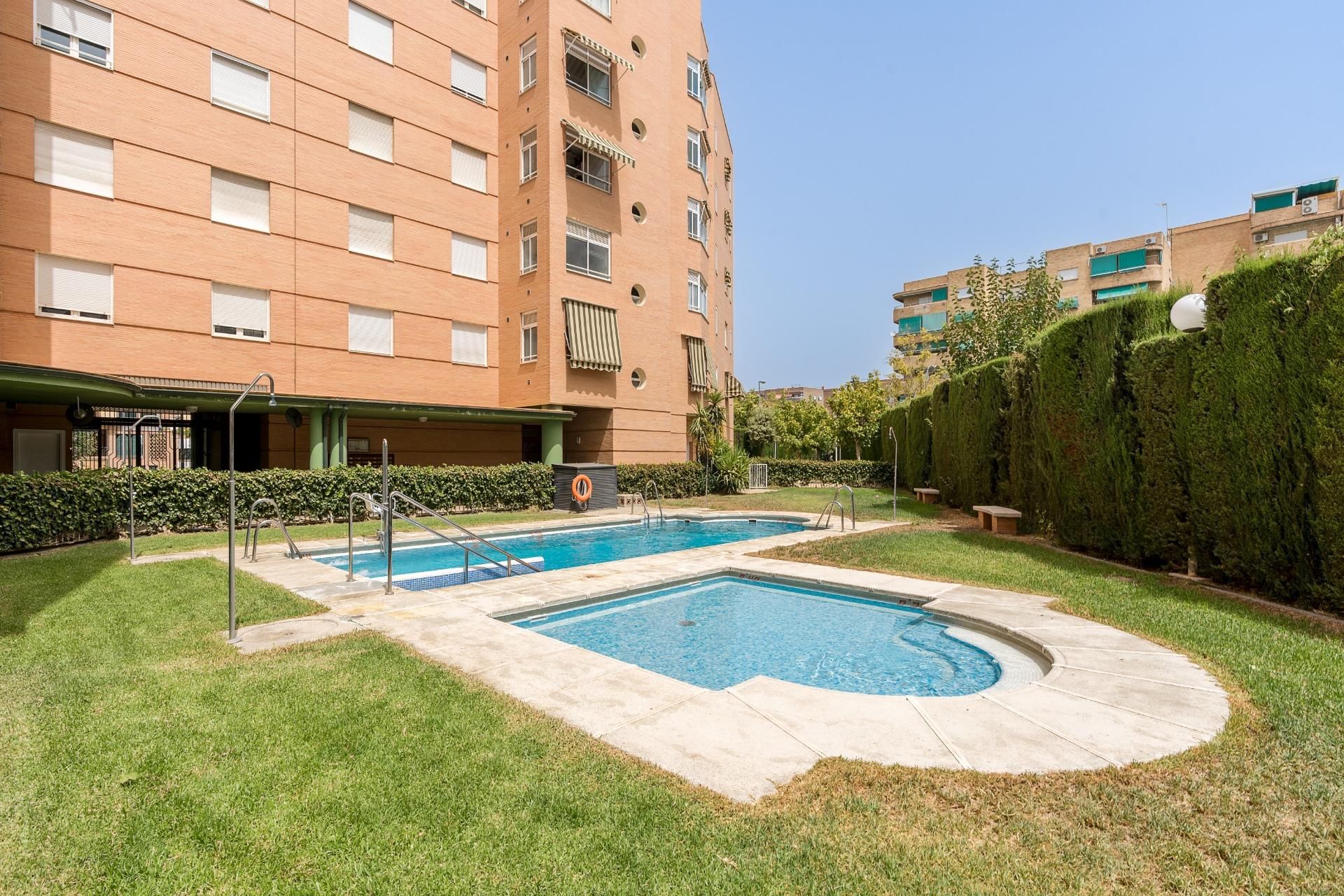 Swimming pool of Flat to rent in  Granada Capital  with Air Conditioner, Heating and Terrace