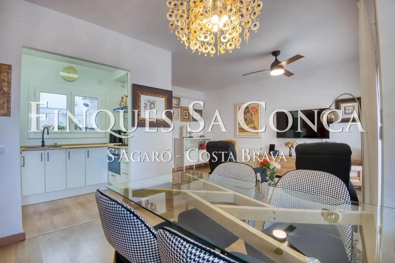 Sala de estar de Apartamento en venta en Sant Feliu de Guíxols con Calefacción y Parquet