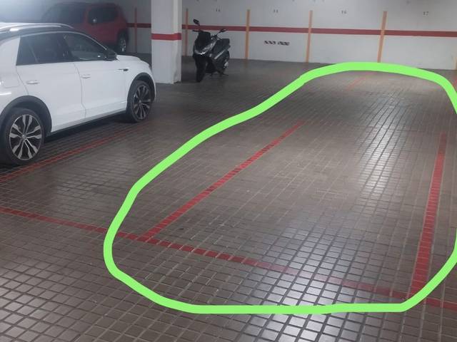 Garaje en Alquiler en Avenida del Gran Capitán, 11 en Zona Centro