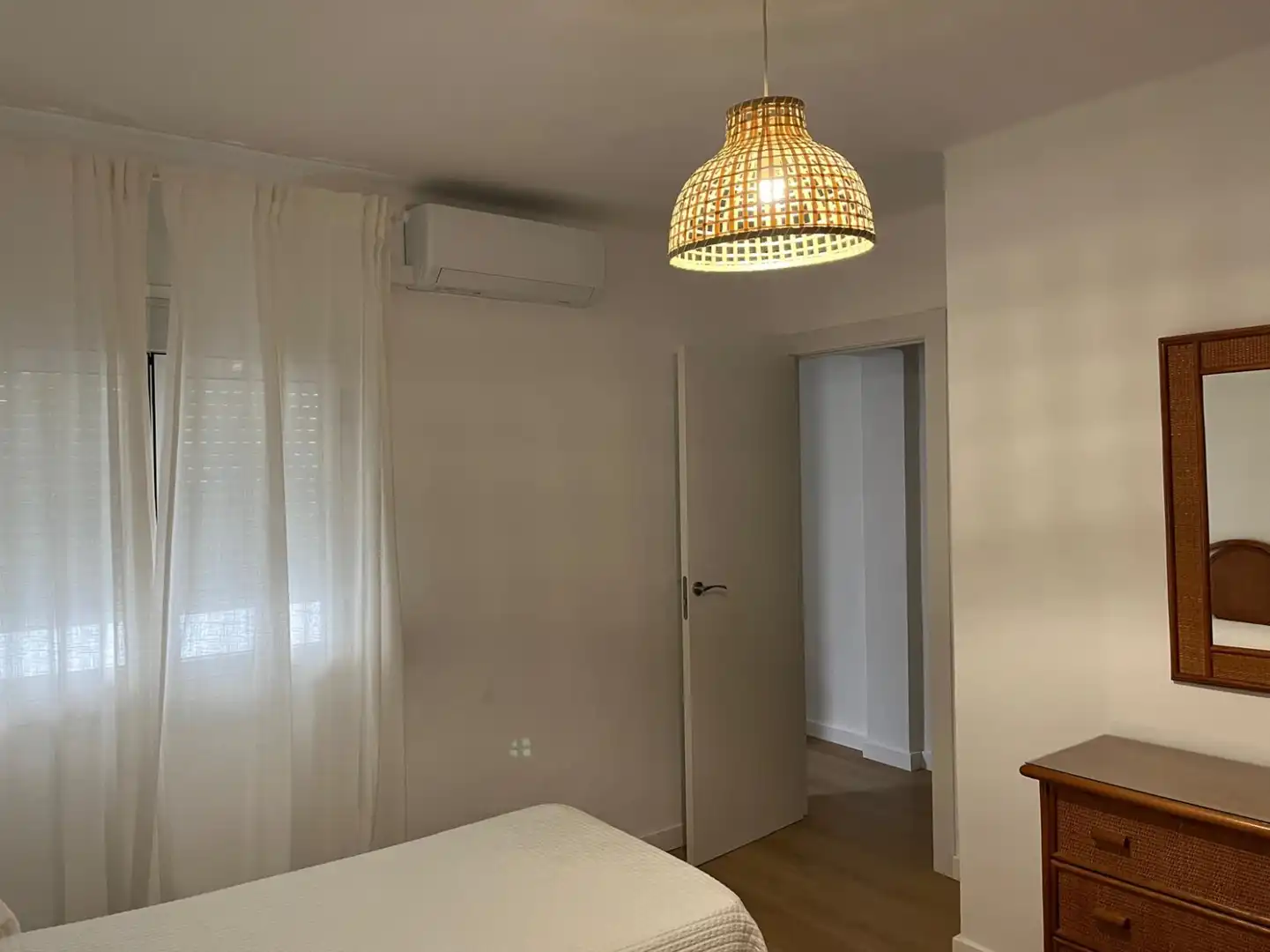 Dormitori de Pis de lloguer en Sagunto / Sagunt amb Aire condicionat, Parquet i Moblat