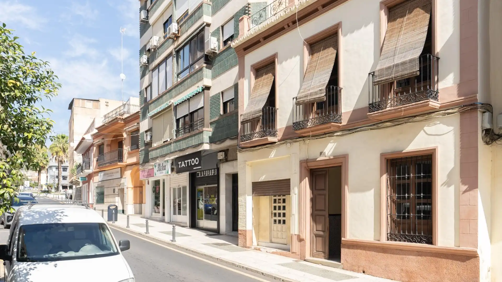 Vista exterior de Casa o xalet en venda en Motril amb Terrassa i Balcó