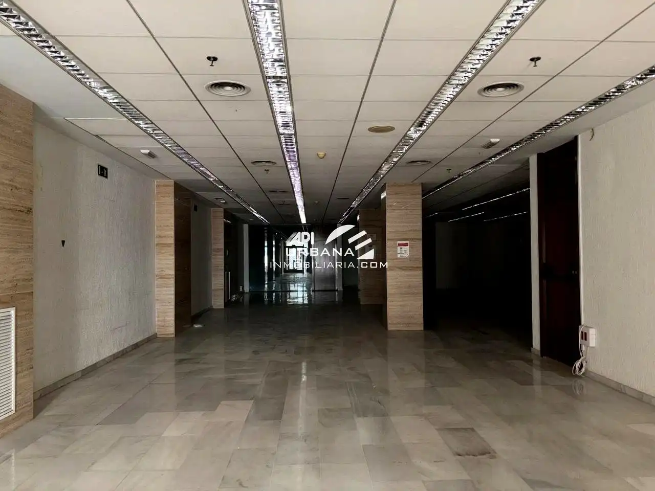 Local comercial en venda a España, imagen 2