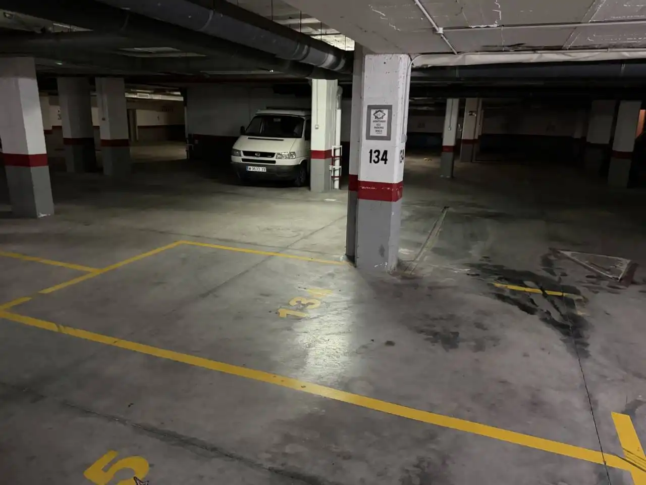 Parking de Apartamento de alquiler en Manilva con Terraza, Amueblado y Alarma