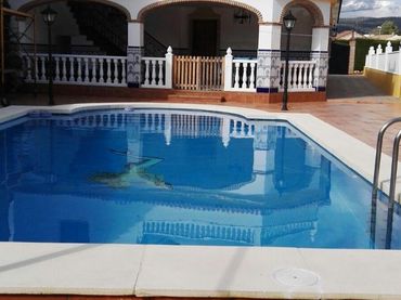 Villa con balcone in vendita a Periurbano Este - Campiña