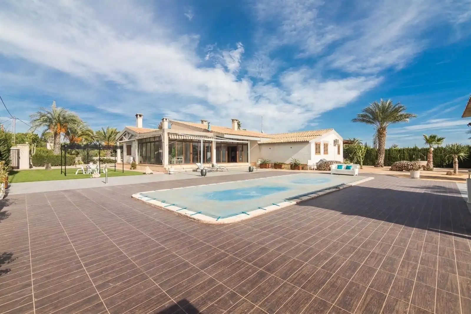 Garden of Houses for sale in Elche / Elx