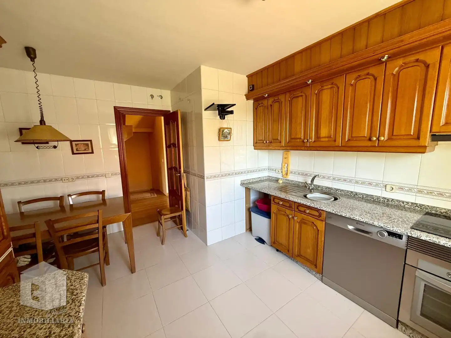 Cuina de Casa o xalet en venda en Villaviciosa de Odón amb Aire condicionat, Calefacció i Jardí privat