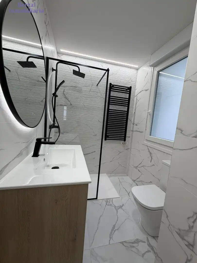 Bathroom of Flat for sale in  Logroño  with Heating and Balcony