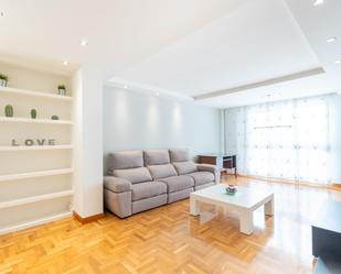 Living room of Flat to rent in Huarte / Uharte  with Heating, Parquet flooring and Storage room