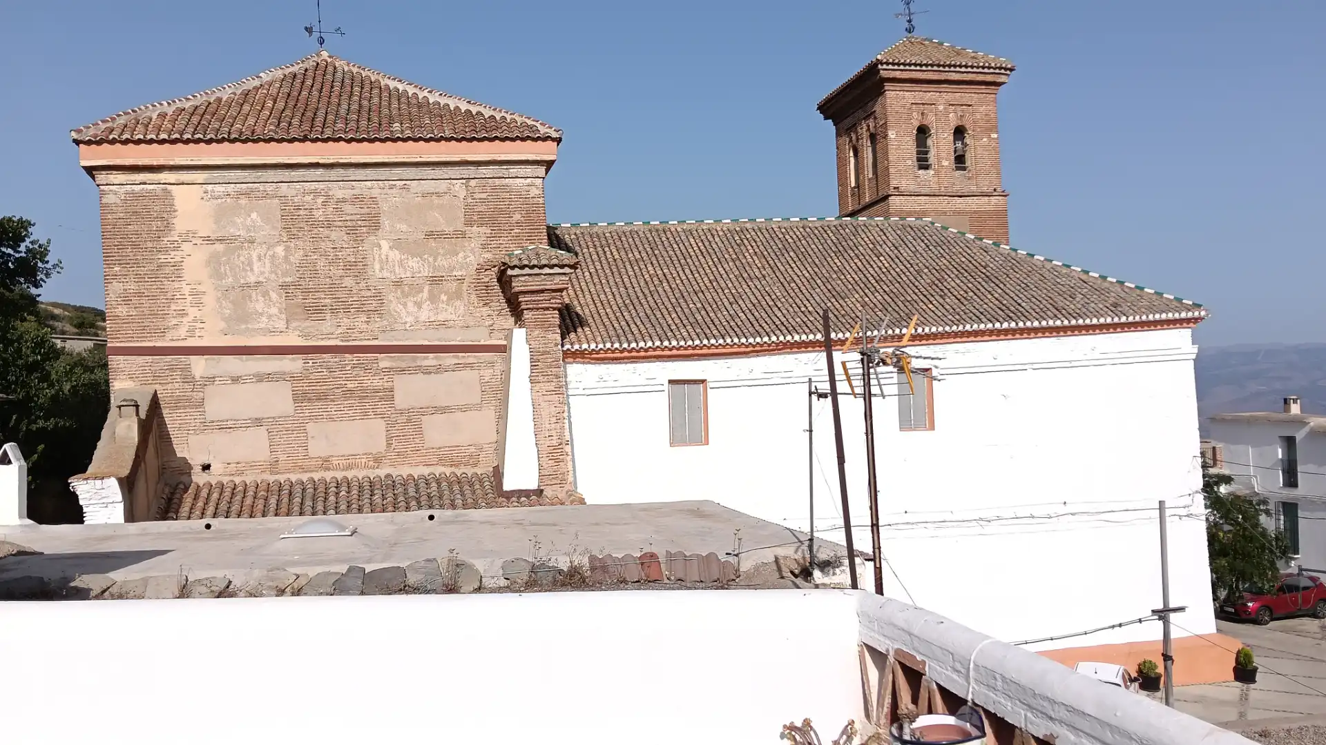 Vista exterior de Casa adosada en venda en Nevada amb Calefacció, Terrassa i Moblat