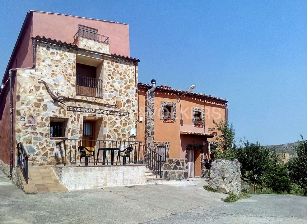Vista exterior de Casa o xalet en venda en Medinaceli amb Aire condicionat i Calefacció