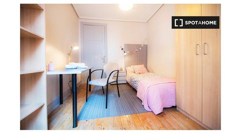 Photo 2 of Room in Solokoetxe, Bilbao