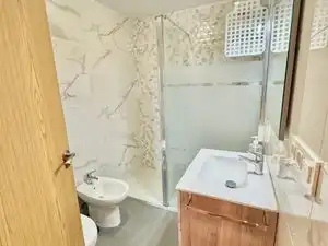 Bathroom of Flat for rent in Almuñécar  with Air Conditioner, Terrace and Furnished