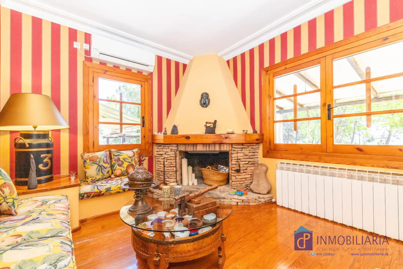 Sala de estar de Casa o chalet en venta en Quinto con Aire acondicionado, Calefacción y Jardín privado