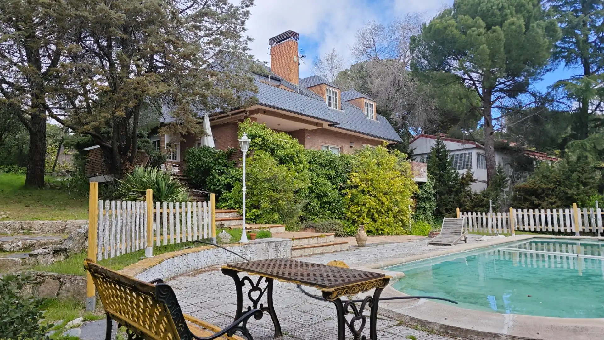 Houses for sale in Los Robles